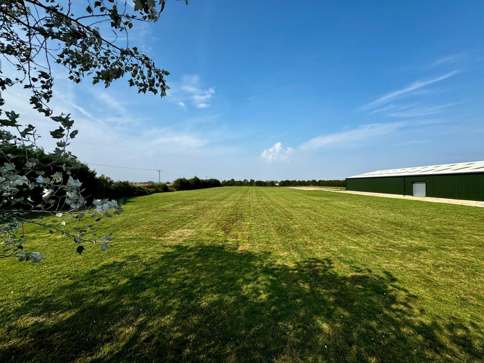 Luxury Isla Cottages, Bourne! Dog-Friendly, Countryside Views, Garden, Parking, 5Mins Pubs - Family Holiday Номер фото