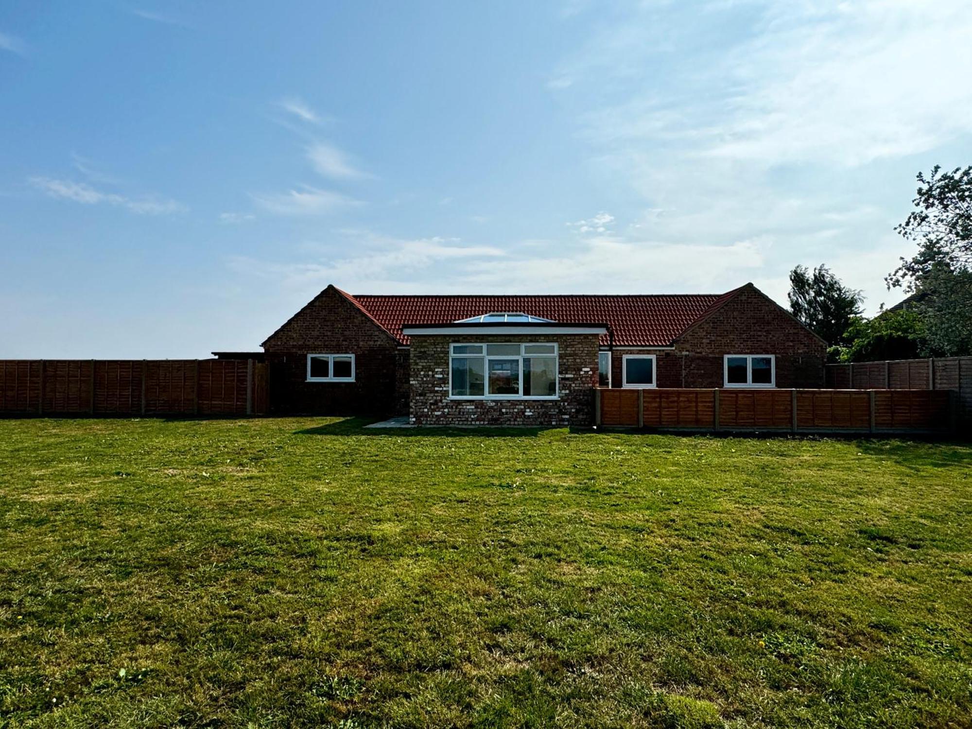 Luxury Isla Cottages, Bourne! Dog-Friendly, Countryside Views, Garden, Parking, 5Mins Pubs - Family Holiday Номер фото